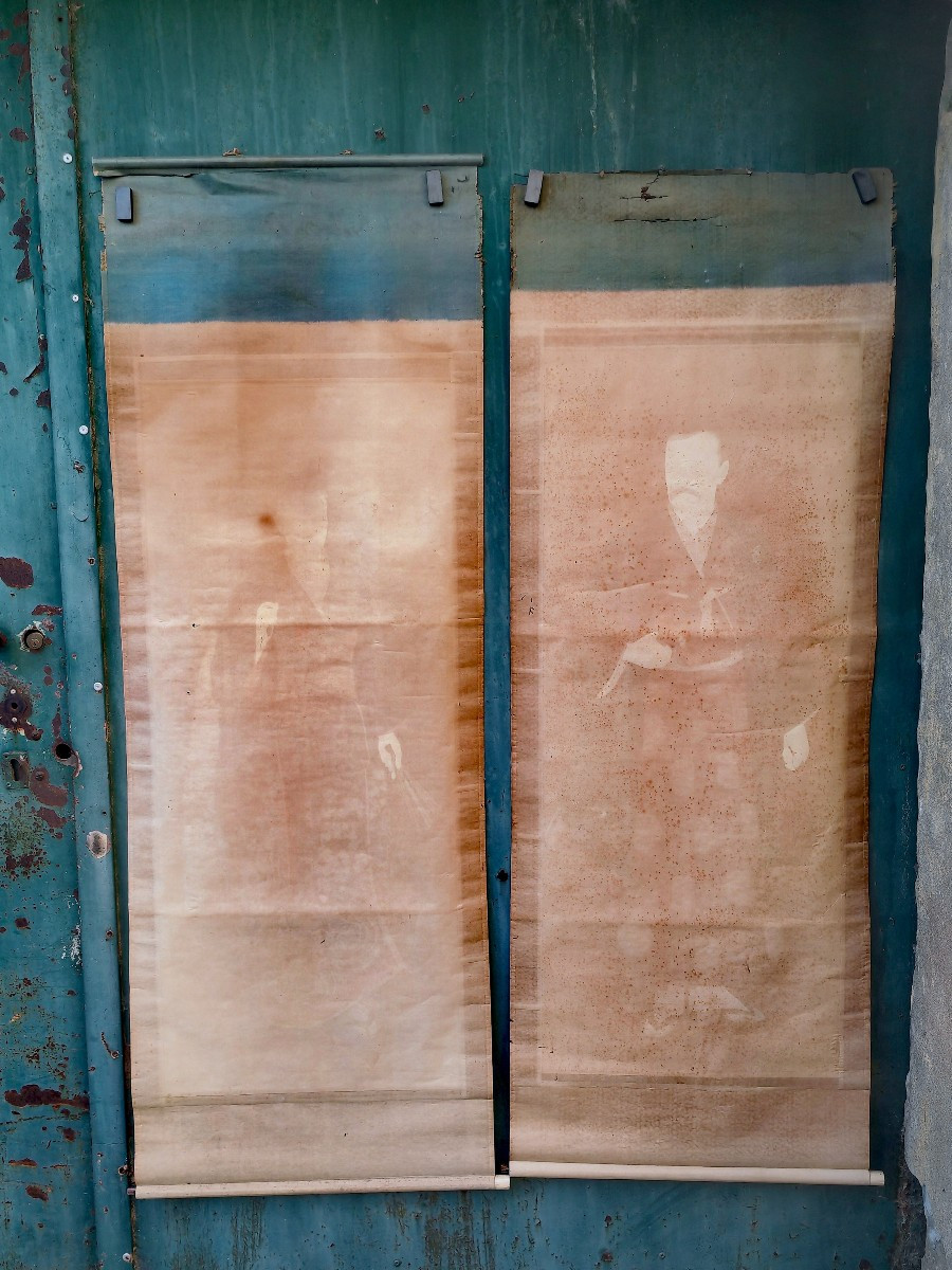 Pair Of Kakemono, Paper And Silk Painting, Europeans In Kimono, Meiji Japan, Late 19th Century -photo-6