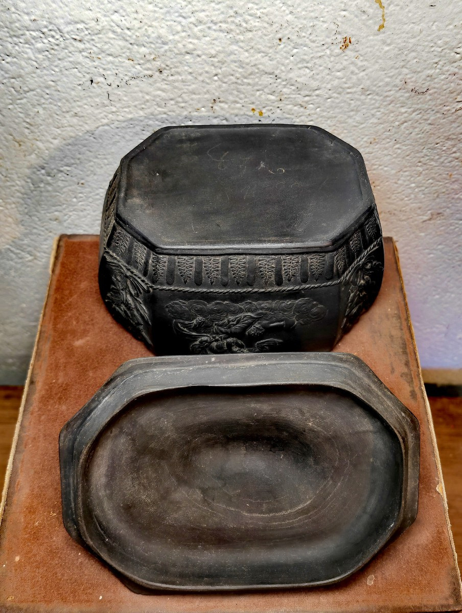 Rare Sucrier ou Terrine en Basalte Noir, Octogonal, Turner & Sons, Angleterre Circa 1780-1810-photo-4