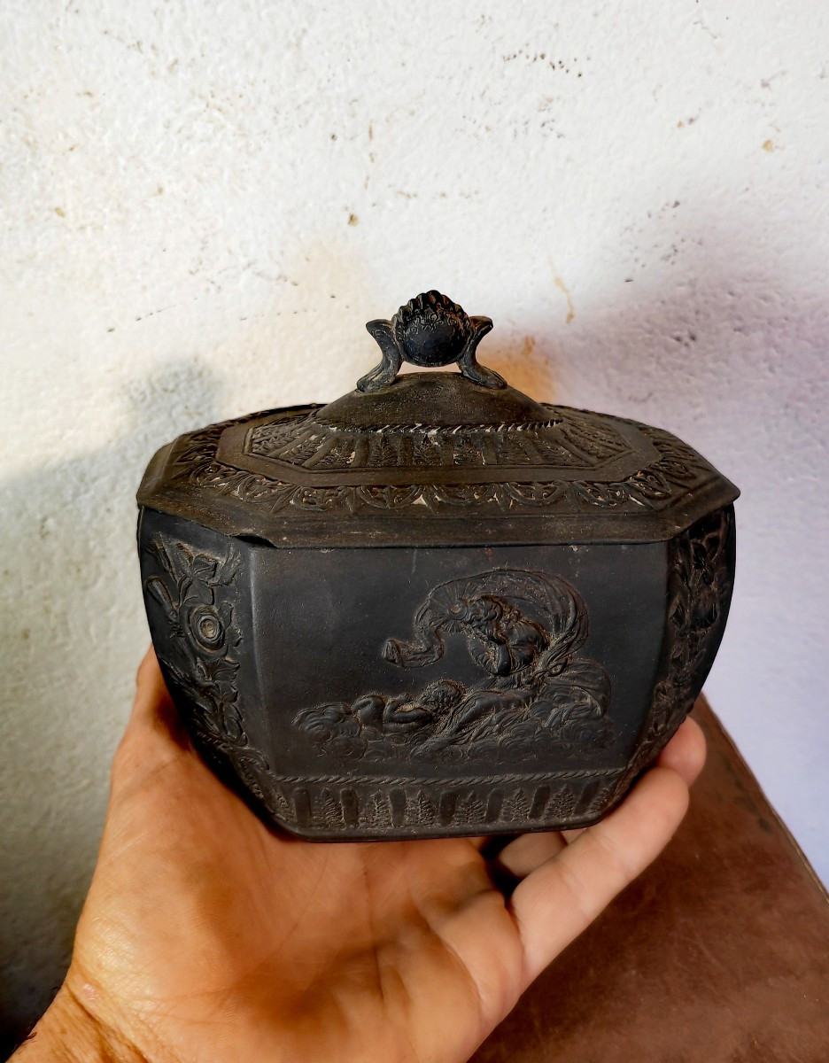 Rare Sucrier ou Terrine en Basalte Noir, Octogonal, Turner & Sons, Angleterre Circa 1780-1810-photo-7