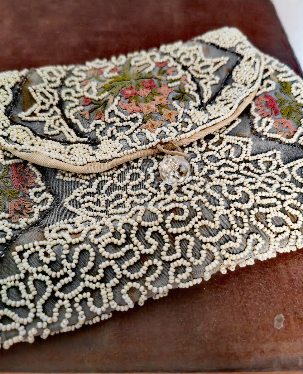 Jolie Pochette de Soirée, Broderie de fils, Décor Floral et Perles de Verre, Art Nouveau -photo-1