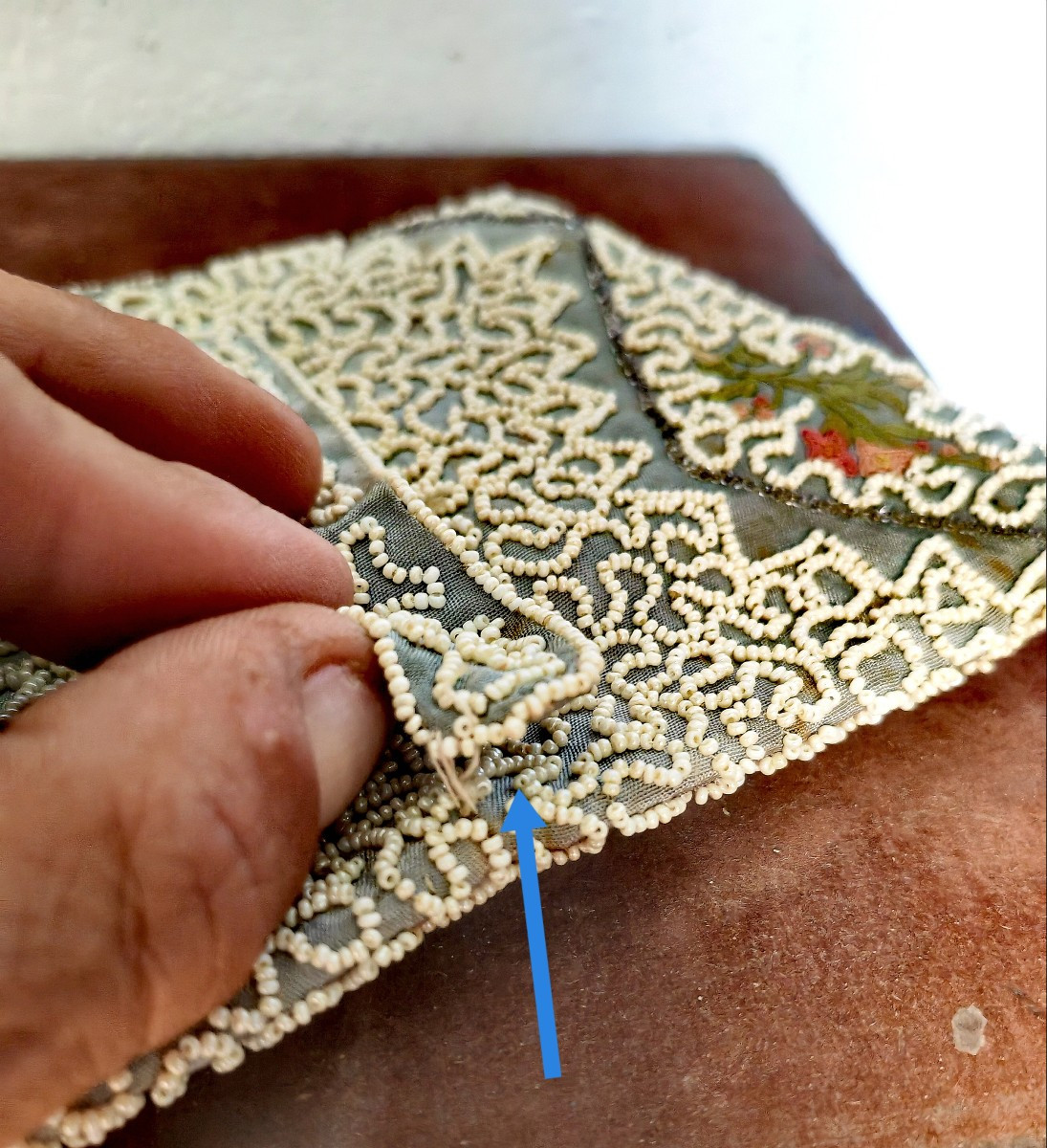 Jolie Pochette de Soirée, Broderie de fils, Décor Floral et Perles de Verre, Art Nouveau -photo-3