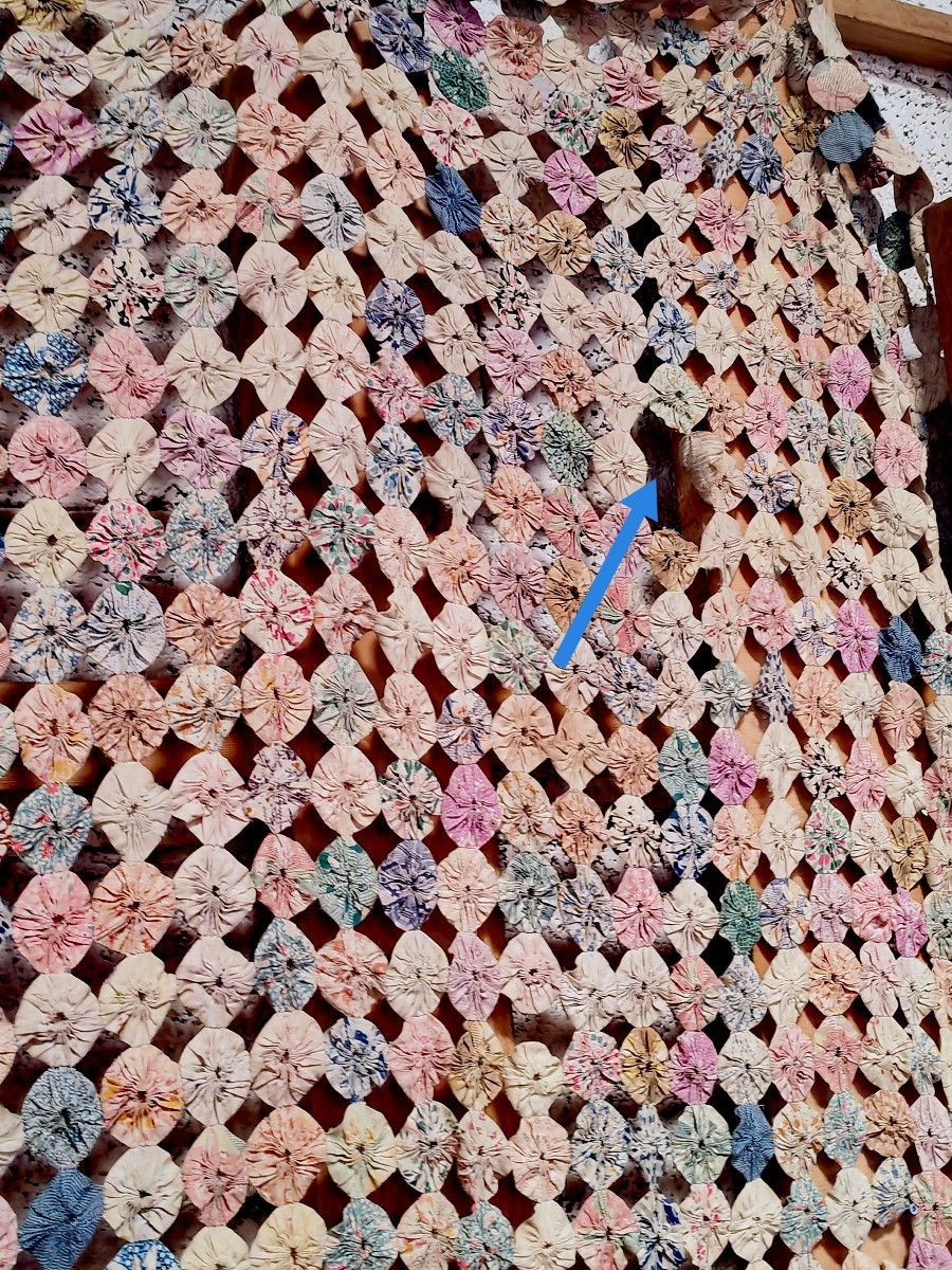 Large Bedspread, Reclaimed Fabric, Yo-yo Quilt, Usa, Circa 1929-1950's-photo-3