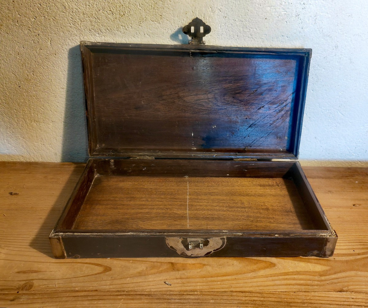 Joli Coffret en Bois laqué, Montures Laiton Argenté, Possible Huanghuali, Chine XiXe -photo-3