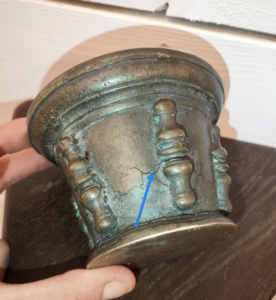 Beautiful Bronze Apothecary's Mortar And Pestle, Cast Iron From Le Puy, Columns, Late 17th Century -photo-1