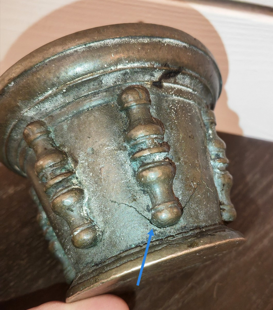 Beautiful Bronze Apothecary's Mortar And Pestle, Cast Iron From Le Puy, Columns, Late 17th Century -photo-2