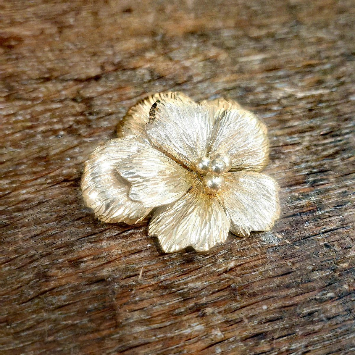 Belle Broche en Or Jaune 9 ou 12 Carats, Fleur éclatée, Jolie qualité, Époque inconnue -photo-2