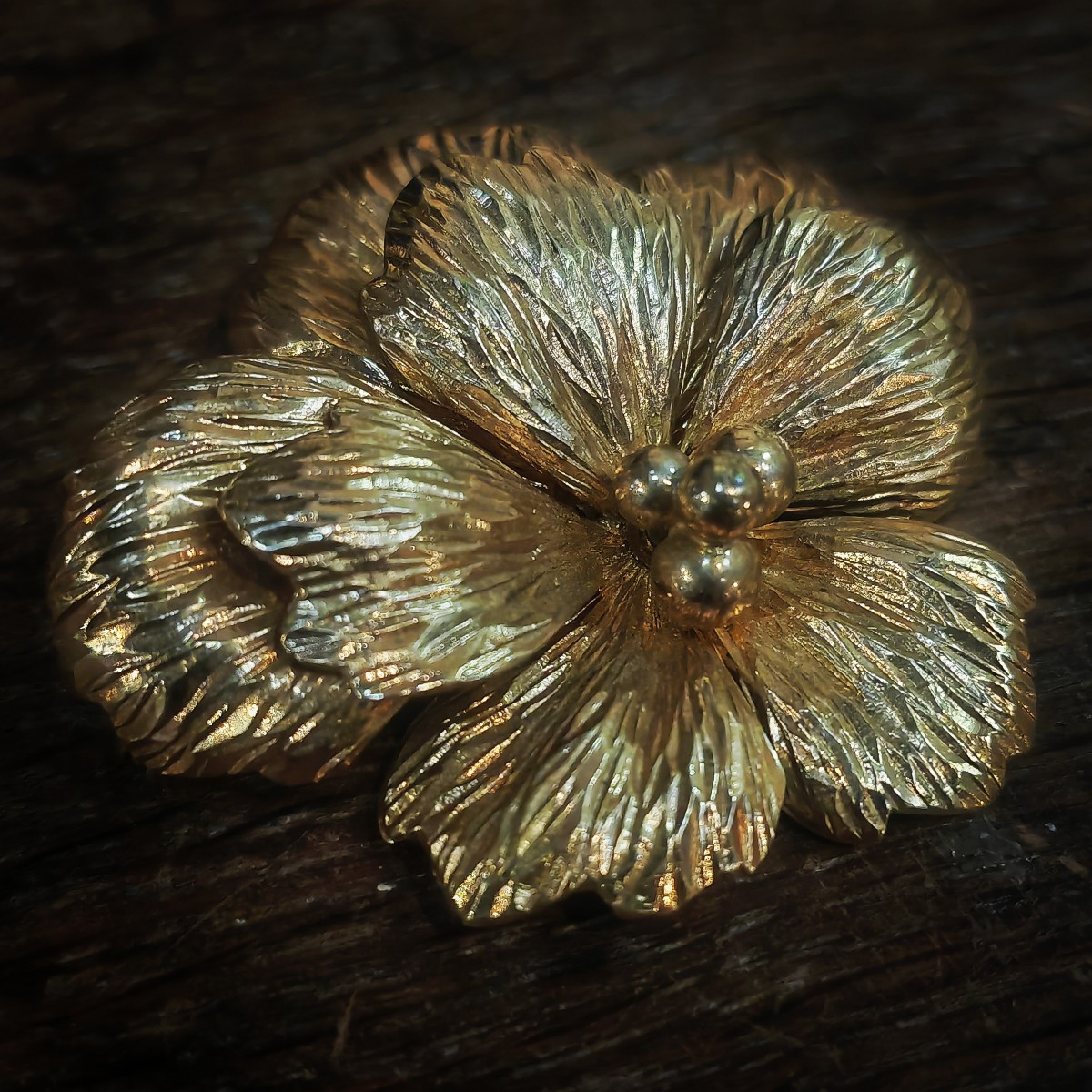 Belle Broche en Or Jaune 9 ou 12 Carats, Fleur éclatée, Jolie qualité, Époque inconnue -photo-3