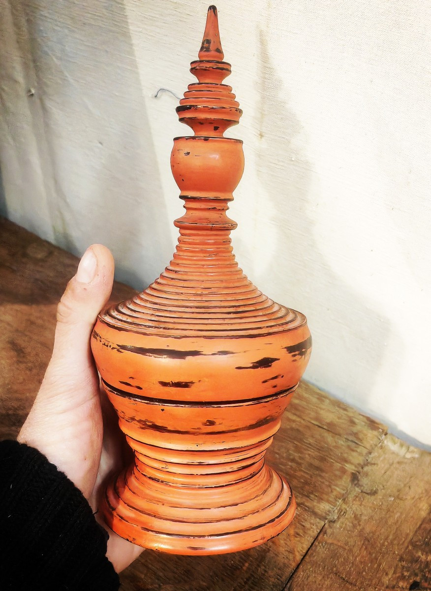 Jolie Boîte à Offrande de Forme Stupa, Laque Noir et Rouge, Birmanie  XiXe siècle -photo-2