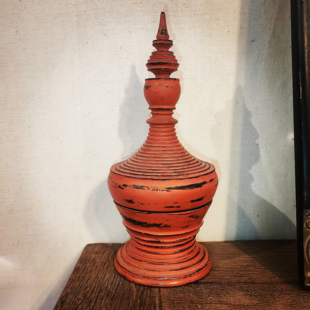 Jolie Boîte à Offrande de Forme Stupa, Laque Noir et Rouge, Birmanie  XiXe siècle 