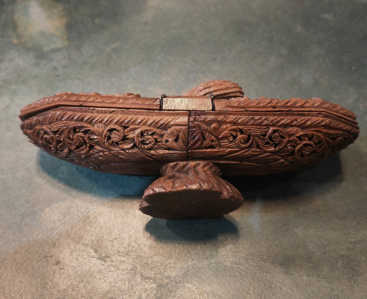 Rare Double Fly Box, Carved Corozo Nut, Integrated Mirrors, Folk Art, Circa 1820-photo-3