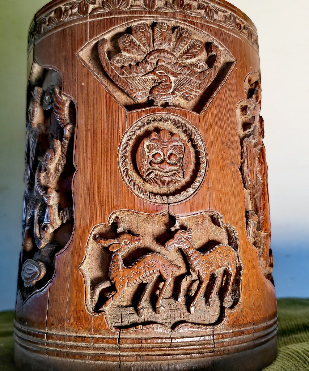 Important Pot à Pinceaux, Bitong, Bambou Sculpté, Haut Relief, Canton Chine XiXe siècle -photo-1