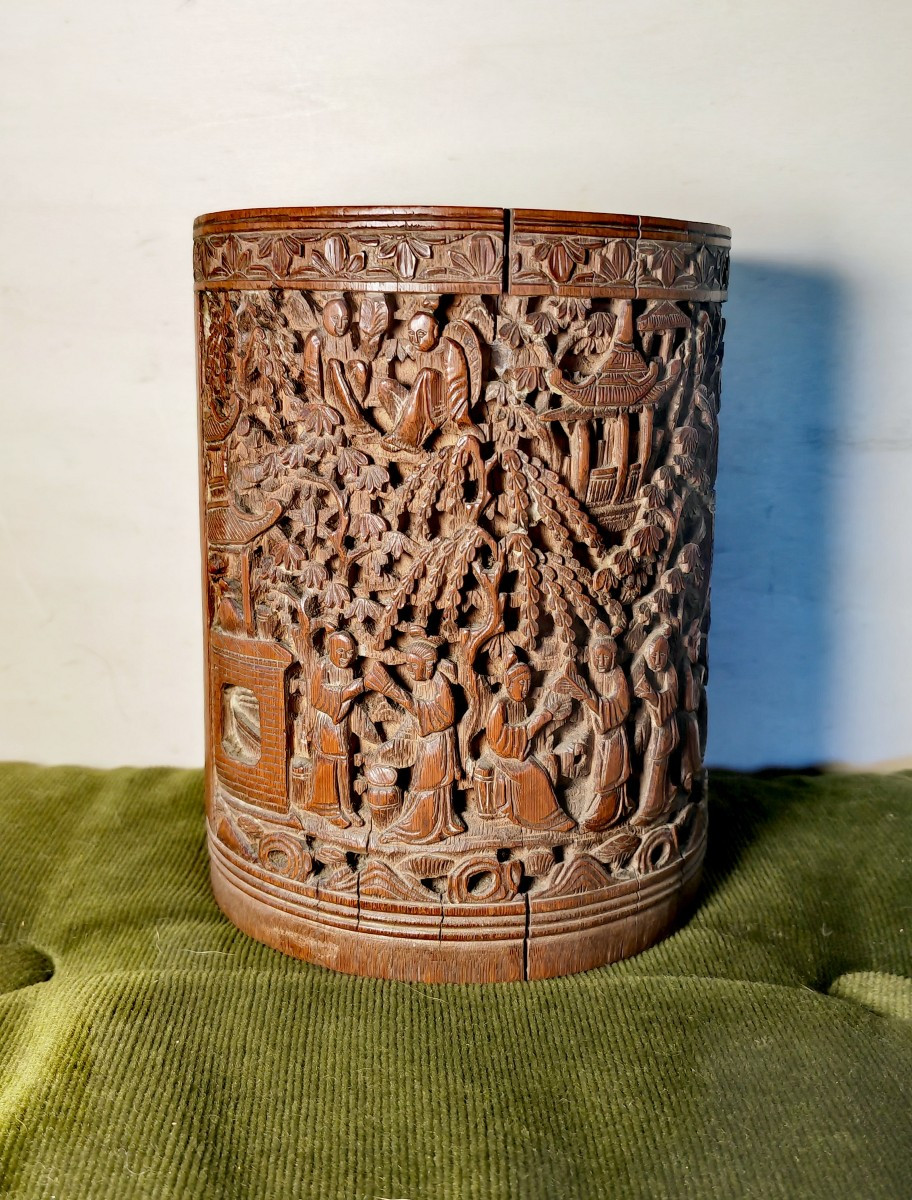 Important Pot à Pinceaux, Bitong, Bambou Sculpté, Haut Relief, Canton Chine XiXe siècle 