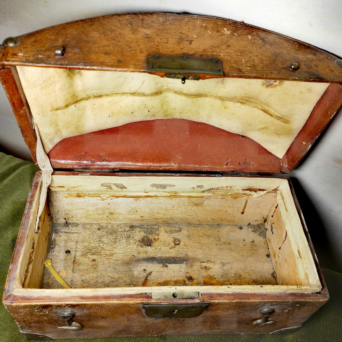 Coffret de Qualité, Écrin en Maroquin et Laiton, Europe, Époque Directoire ou avant -photo-4