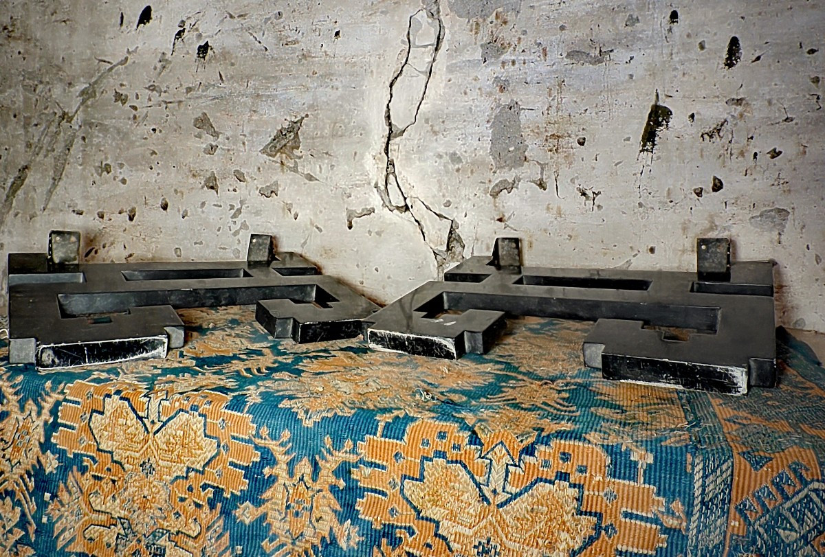 Pair Of Black Lacquer Table Legs, Attributed To Thanh Ley, Vietnam Circa 1950-photo-1