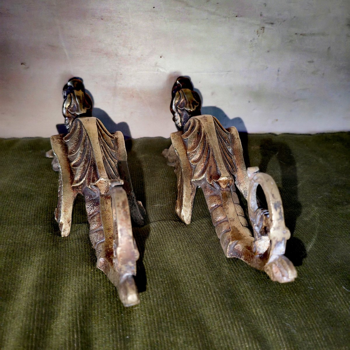 Belle Paire Éléments en Bronze Doré, Griffons, Pour Ameublement ou Patères, France XiXe siècle -photo-1