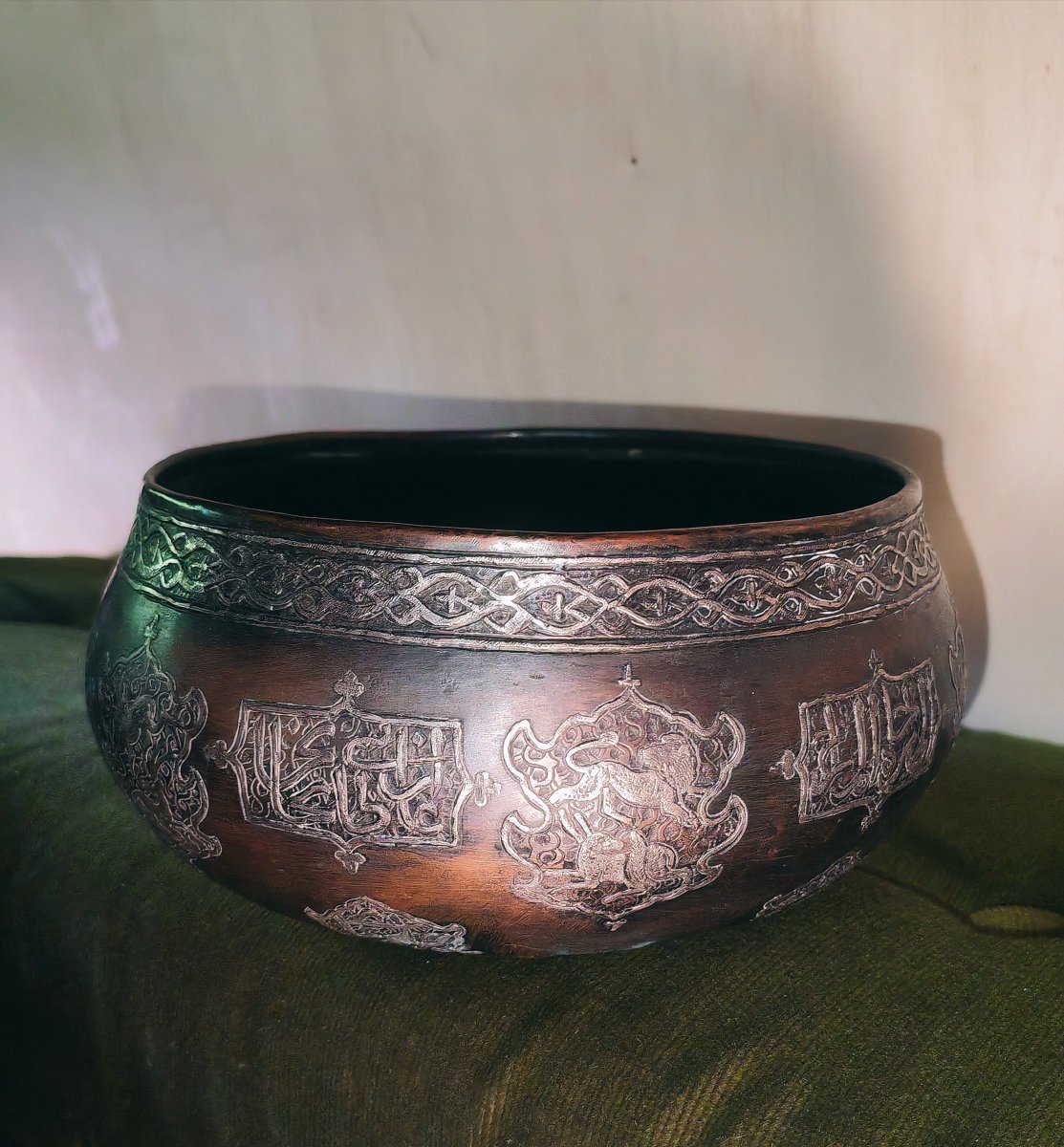 High-quality Bowl-shaped Vessel, Copper &silver Inlays, Animals, Inscriptions, Iran 19thc