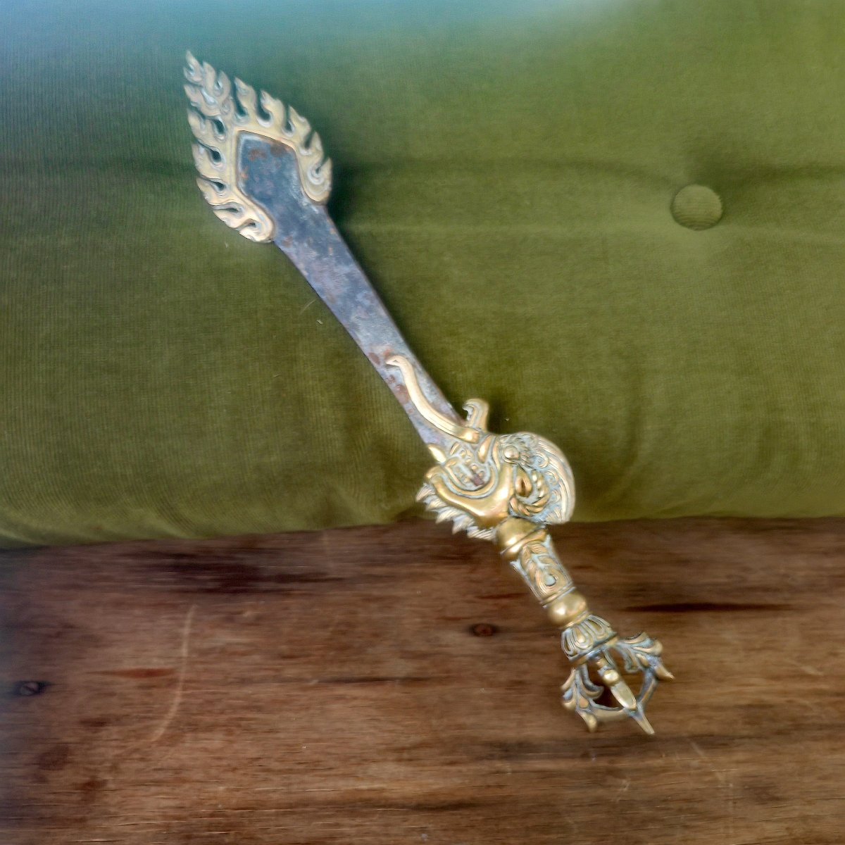 Beau Khadga Enflammé en Fer et Bronze, Épée Rituelle du Bouddha Manjushri Tibet fin XiXe siècle-photo-2