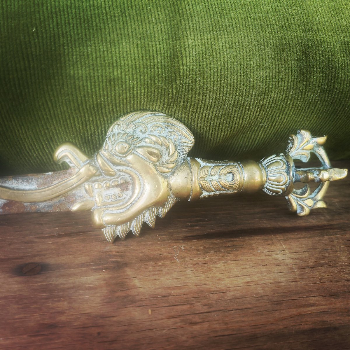 Beau Khadga Enflammé en Fer et Bronze, Épée Rituelle du Bouddha Manjushri Tibet fin XiXe siècle-photo-3