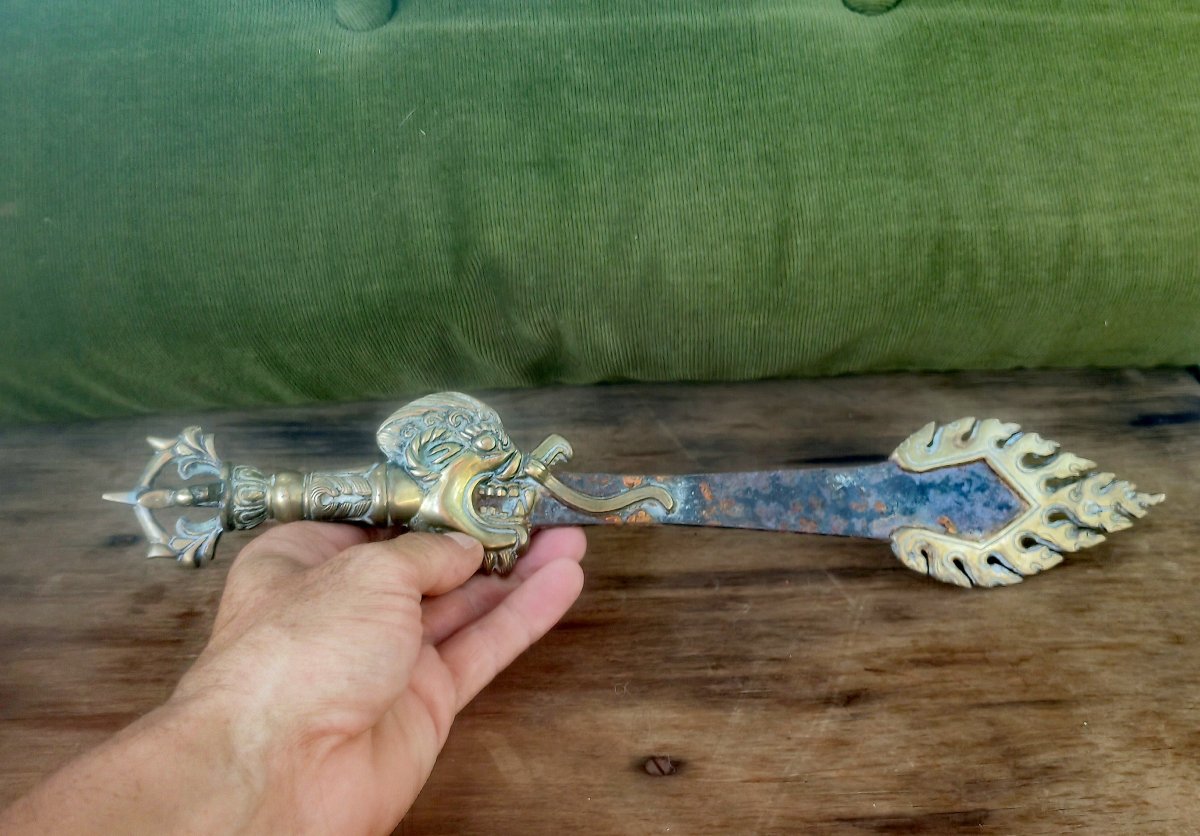 Beau Khadga Enflammé en Fer et Bronze, Épée Rituelle du Bouddha Manjushri Tibet fin XiXe siècle-photo-2
