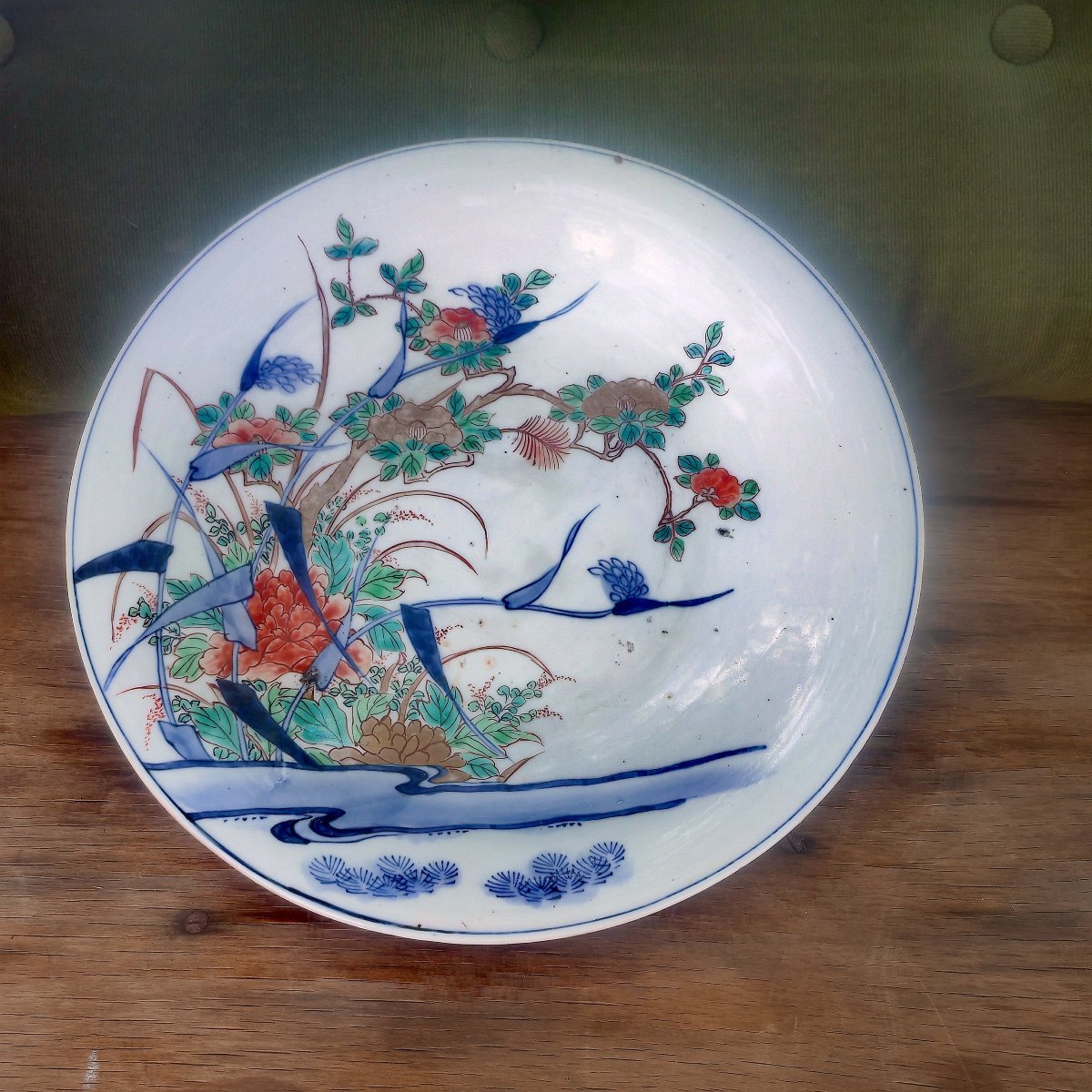 Beautiful Arita Dish, Kakiemon Design & Color, Lake Plants, Japan, Edo Period, 19th Century 