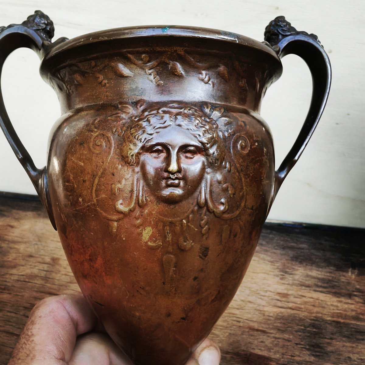 Great Pair Of Vases,  Red-brown Patina, Female Masks & Bearded Masks, Art Nouveau Period-photo-1