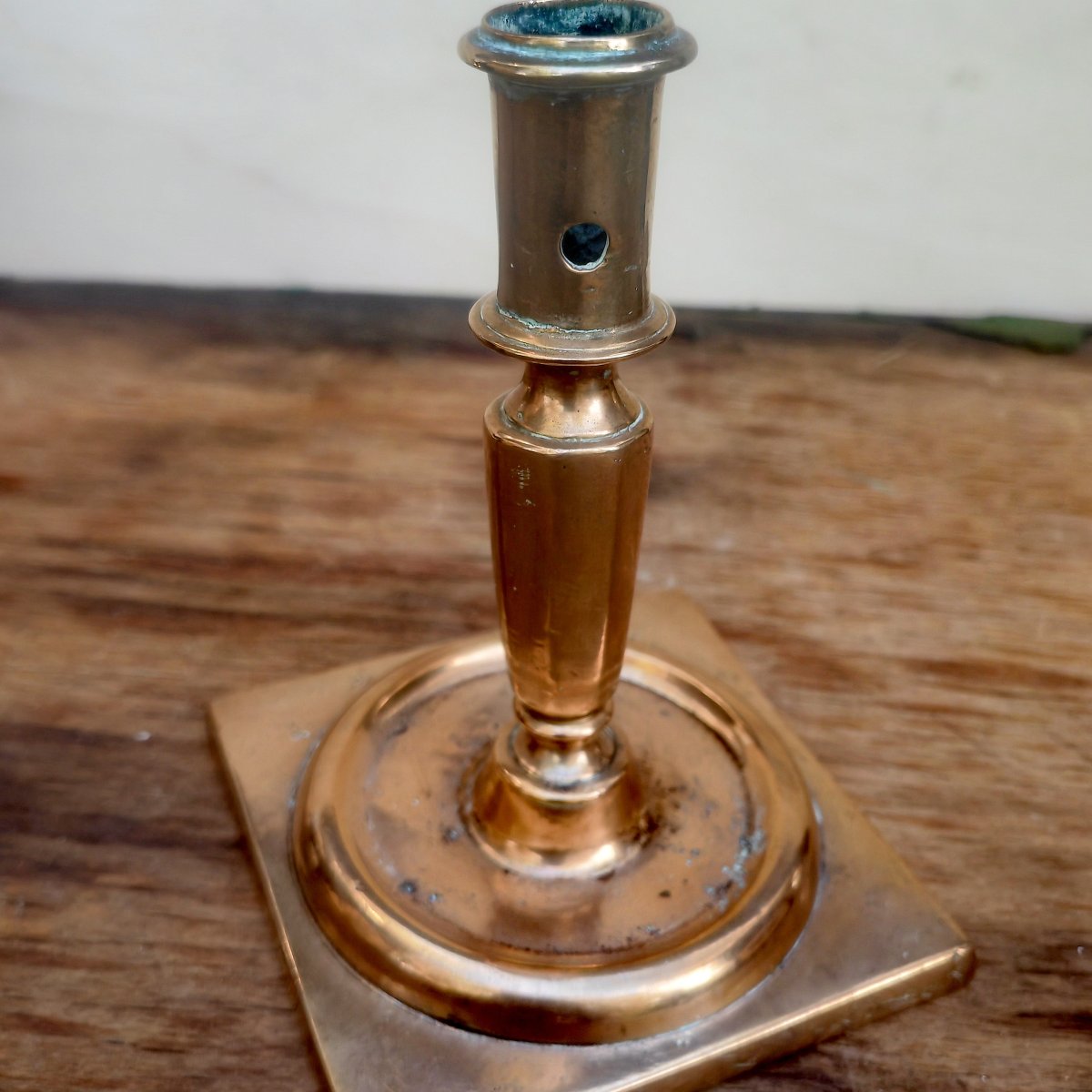 Beau Bougeoir en Bronze, Base Carrée, France, Époque Fin XVIIe Siècle -photo-2
