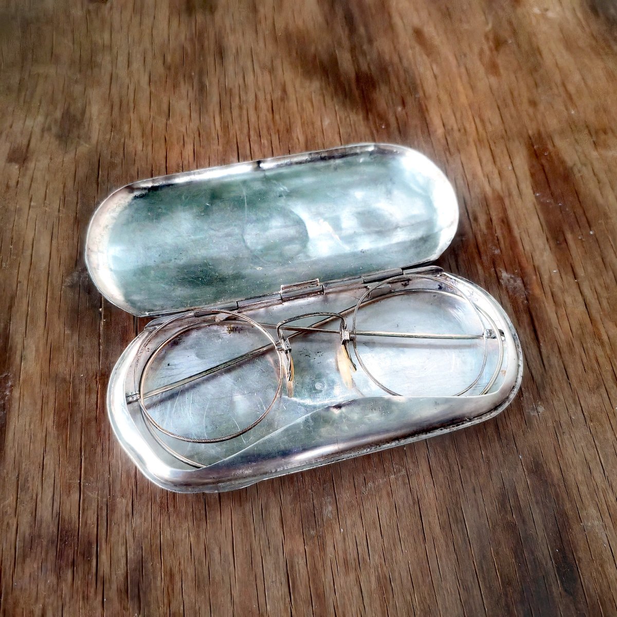 Bel Étui à Lunettes en Argent Massif, Délicates Lunettes, fin XiXe siècle 