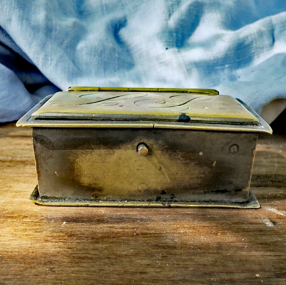 Beautiful Iron And Brass Snuff Box, Trench Art, Trompe-l'œil Book, Circa 1915-photo-3