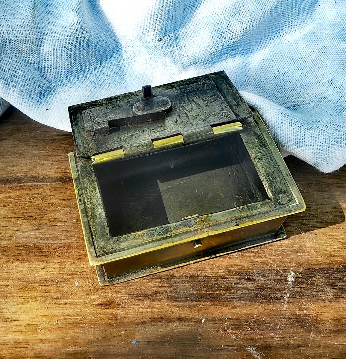 Beautiful Iron And Brass Snuff Box, Trench Art, Trompe-l'œil Book, Circa 1915-photo-1