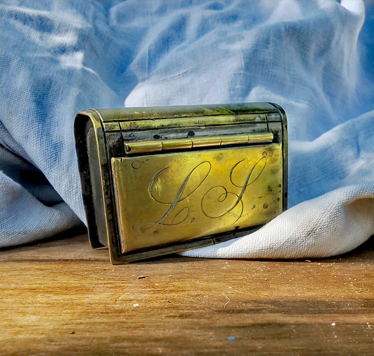 Beautiful Iron And Brass Snuff Box, Trench Art, Trompe-l'œil Book, Circa 1915