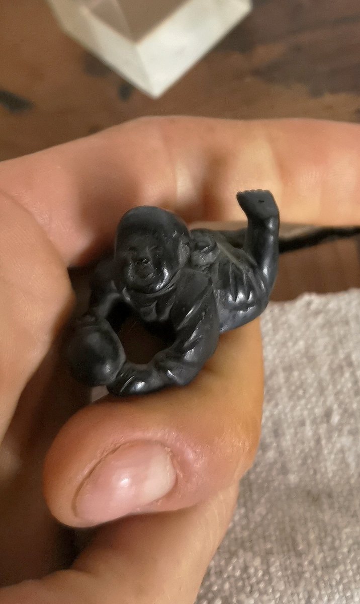 Curieux Netsuke en Bronze Laqué Noir, Enfant et Balle, Japon Meiji XIXe-photo-4