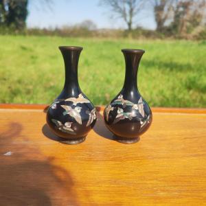 Adorable Paire de Vases Miniatures en Cloisonné, Japon Meiji XIXe, Moineaux 