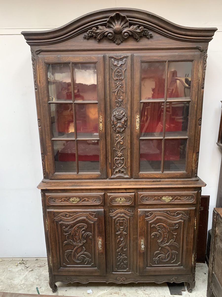 Buffet 2 corps vaisselier 19 eme en chêne.