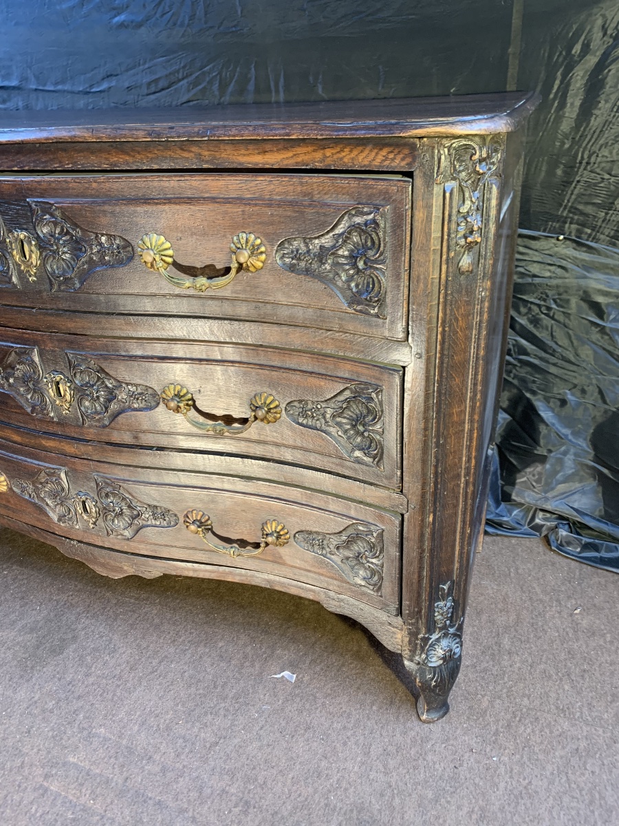 18th-century Curved Chest Of Drawers-photo-2
