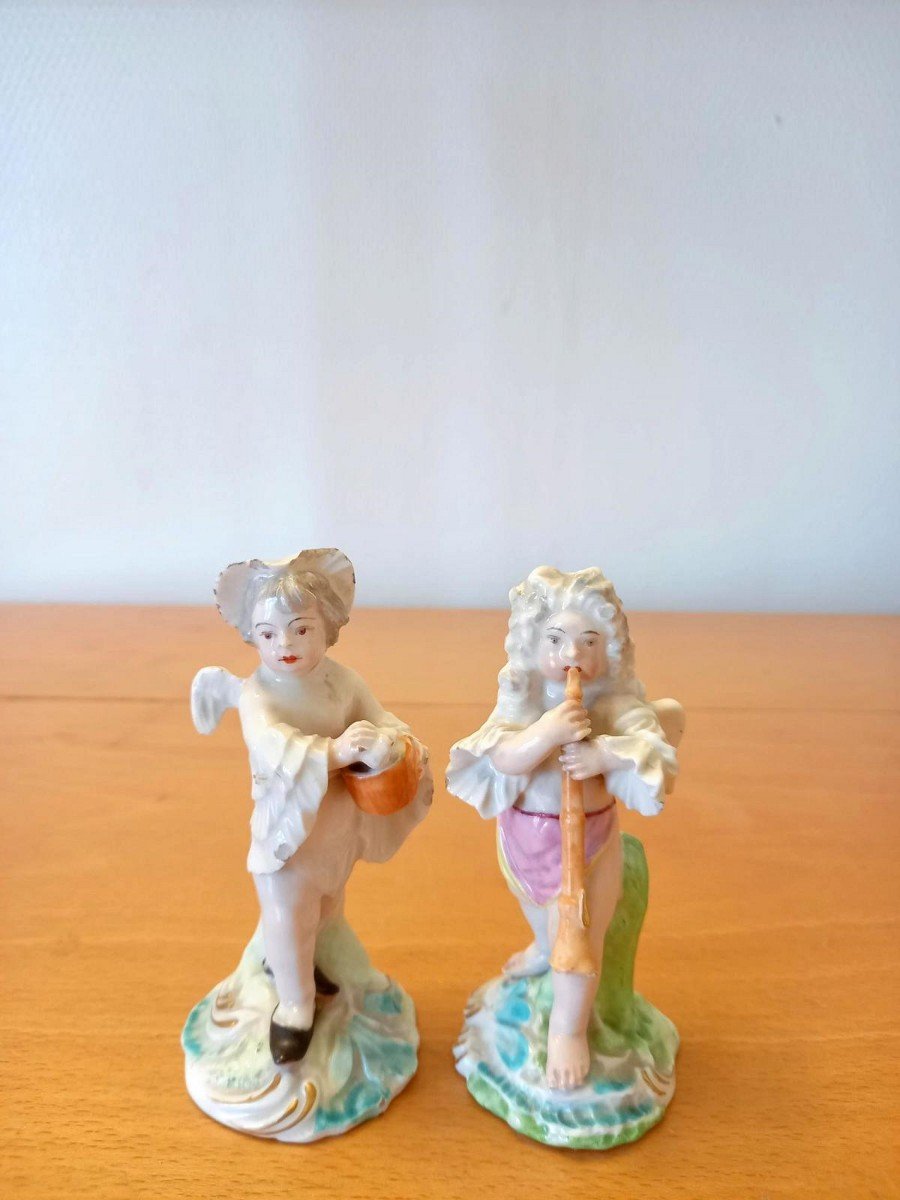 Porcelain Statuettes: England XVIIIth Century.