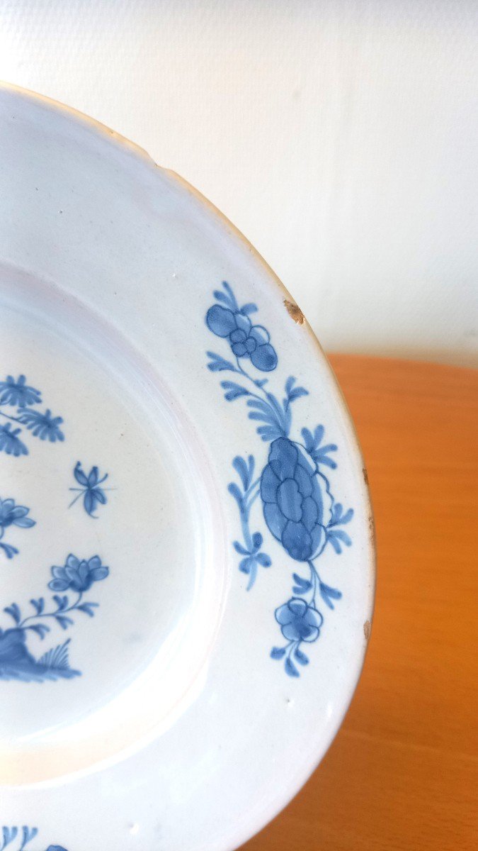 Earthenware Plate: Saint-omer 18th Century.-photo-1