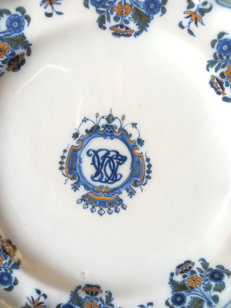 Assiette En Faïence : Moustiers XVIIIème Siècle.-photo-2