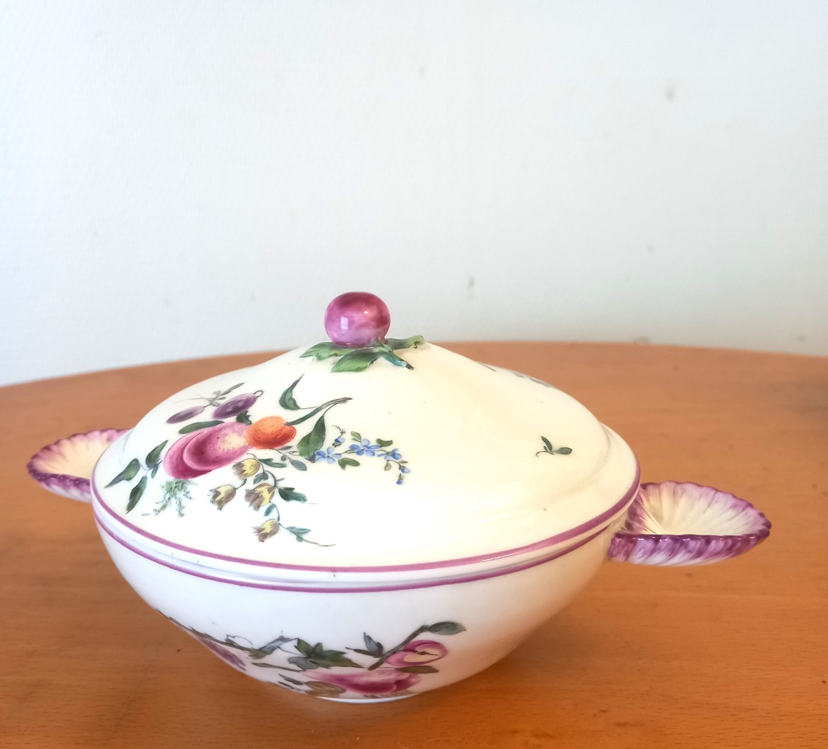 Porcelain Broth: In The Mennecy Style, 20th Century.-photo-2