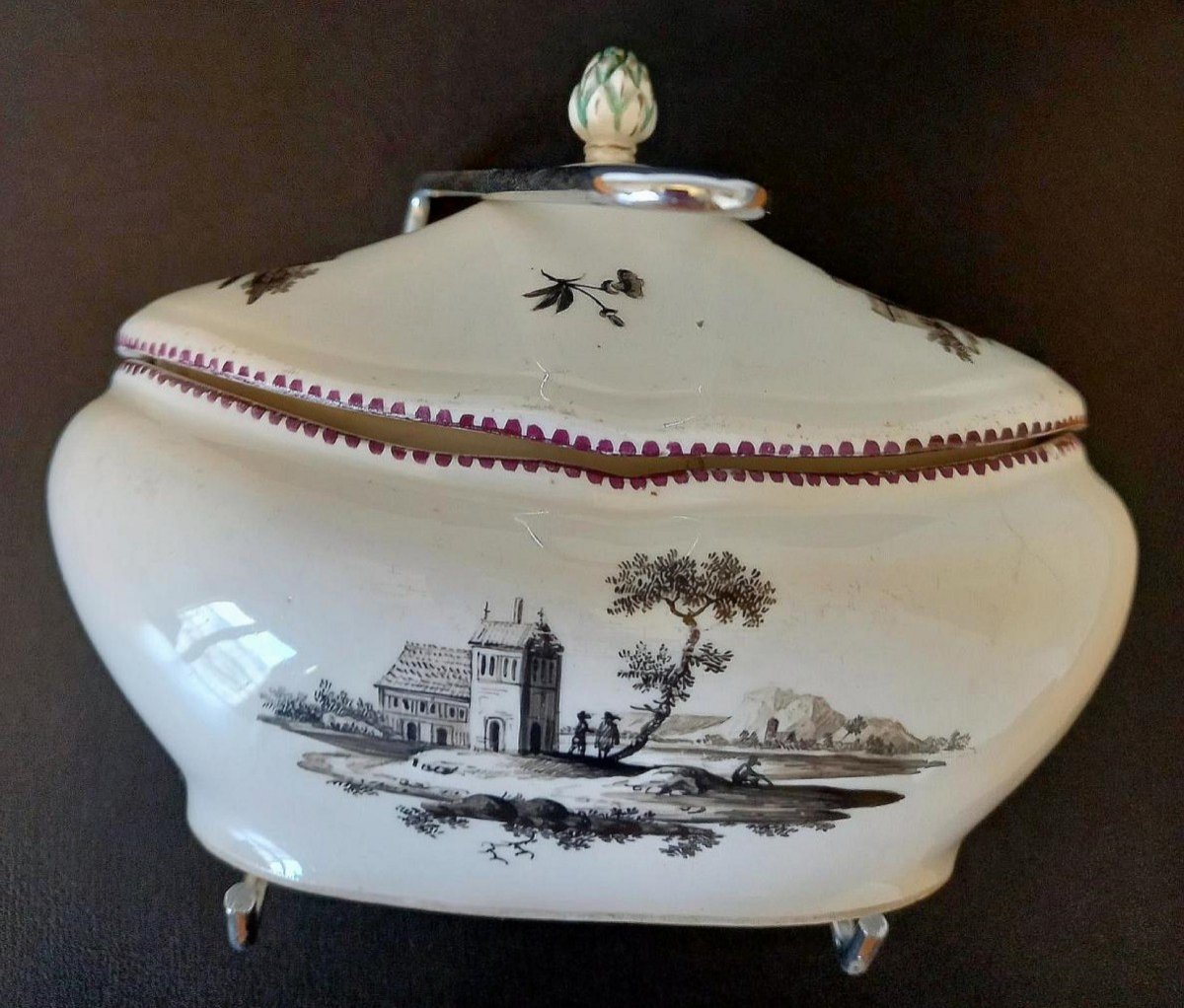 Sucrier En Porcelaine:vienne XVIIIème Siècle.