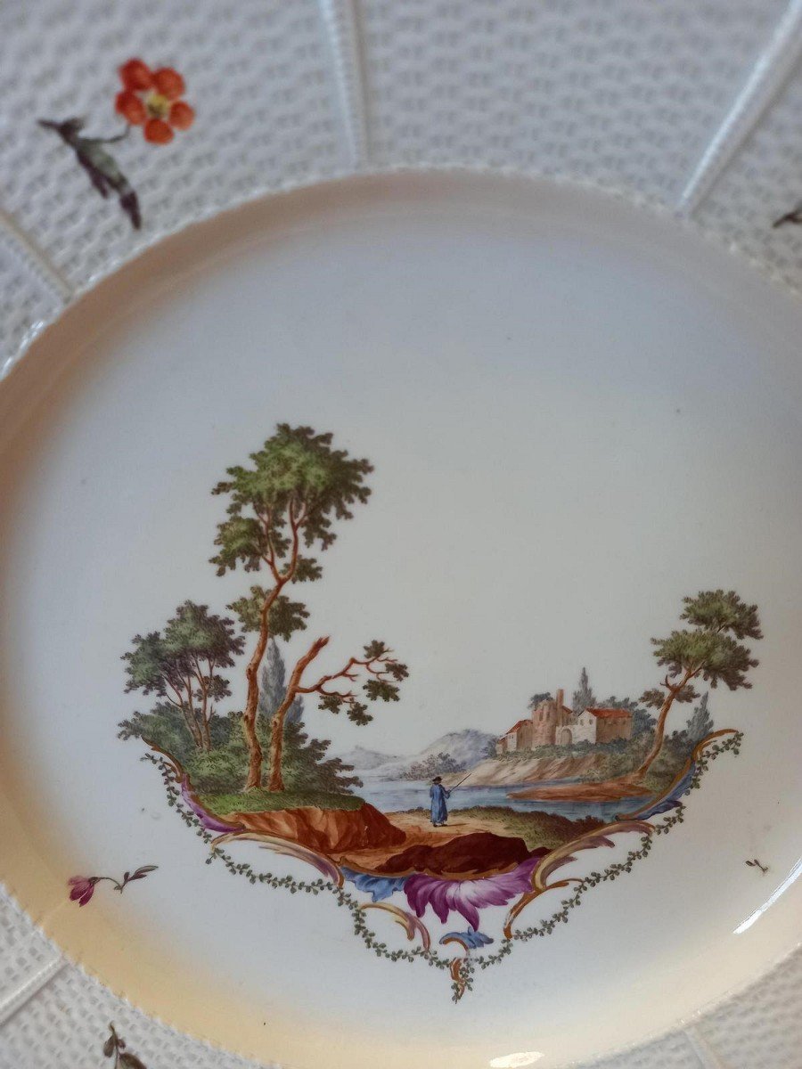 Pair Of Porcelain Plates: Ludwisburg XIXth Century.-photo-3