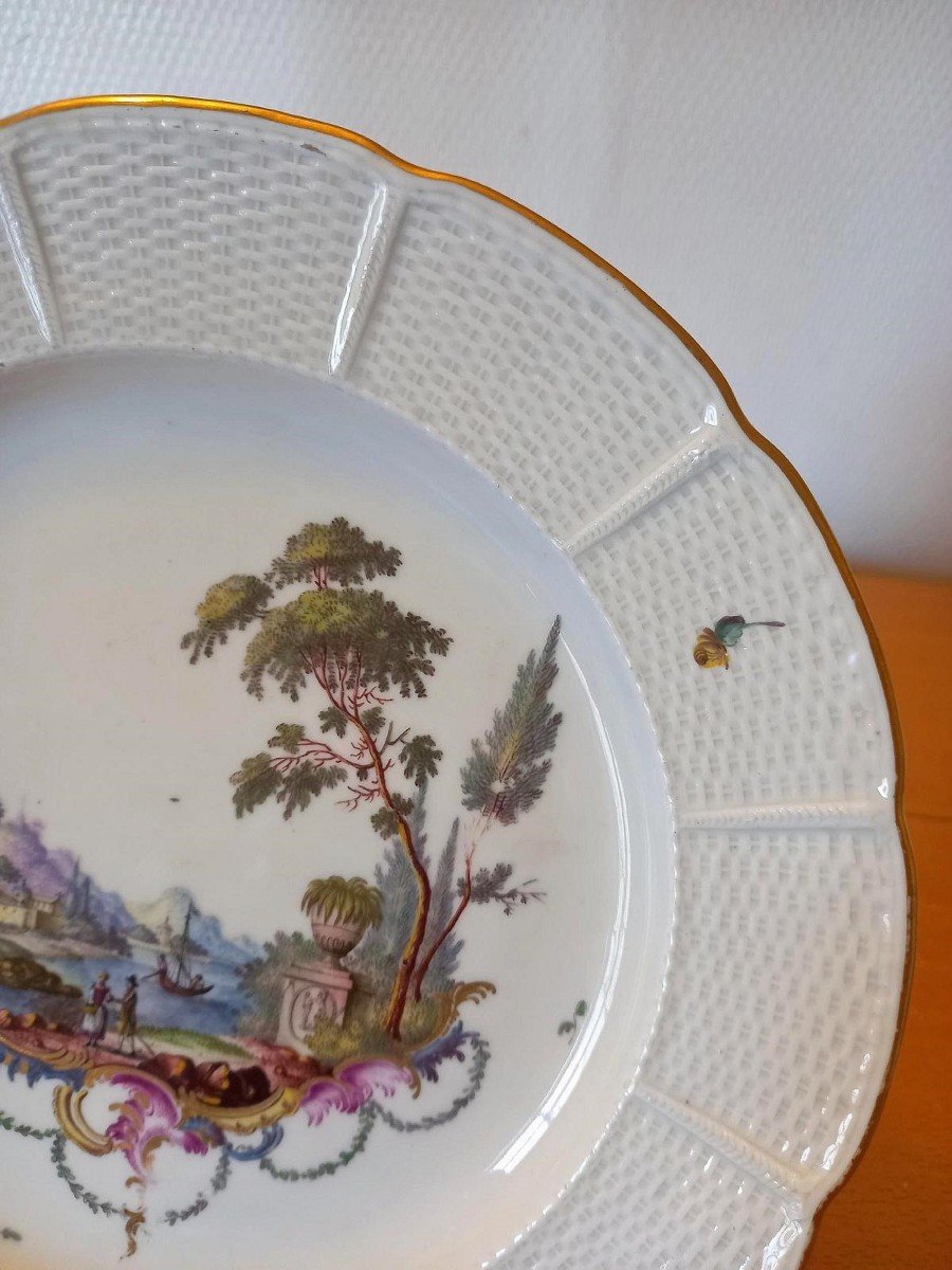 Pair Of Porcelain Plates: Ludwisburg XIXth Century.-photo-6