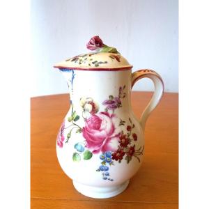 Small Porcelain Pot: Mennecy 18th Century.