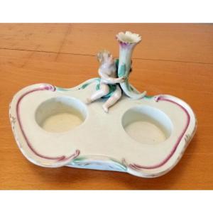 Encrier en porcelaine: Vienne XVIIIème siècle.