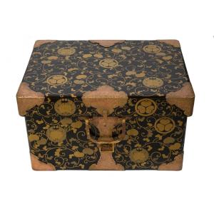 Coffre en laque du Japon Edo