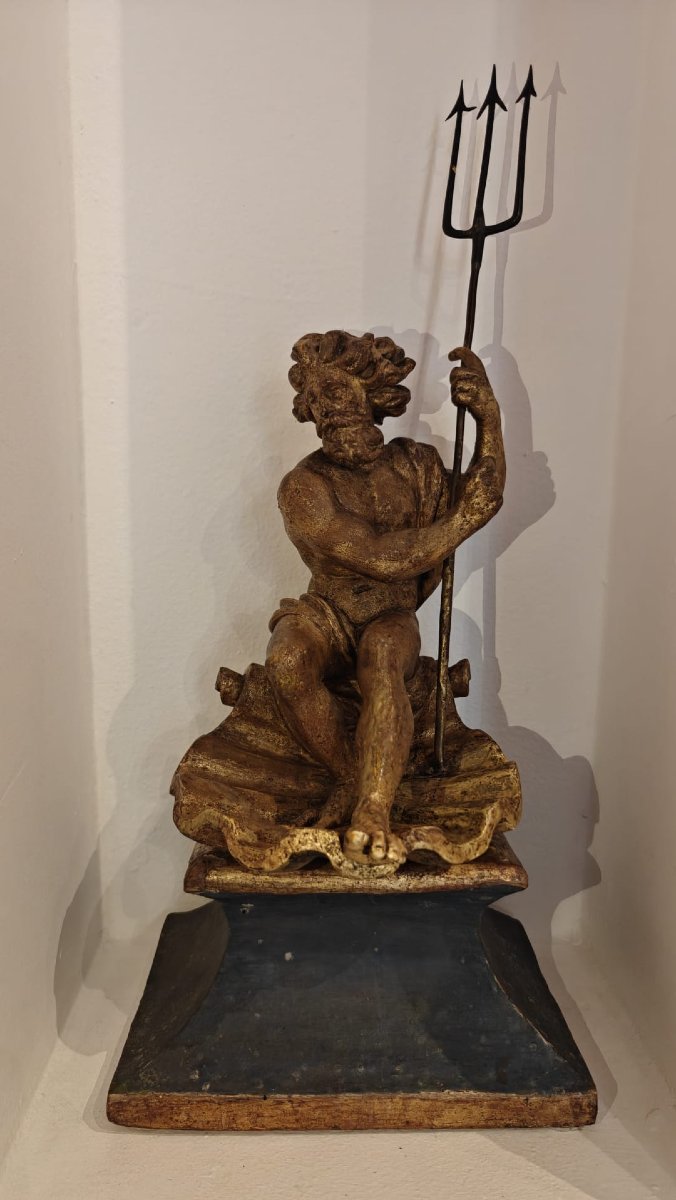 Neptune en bois doré