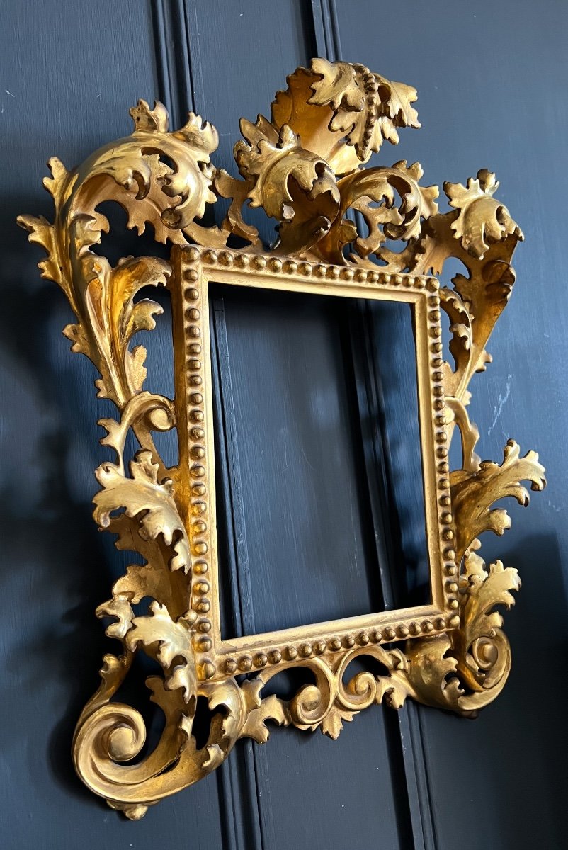 Pair Of 19th Century Italian Frames In Golden And Carved Wood-photo-1