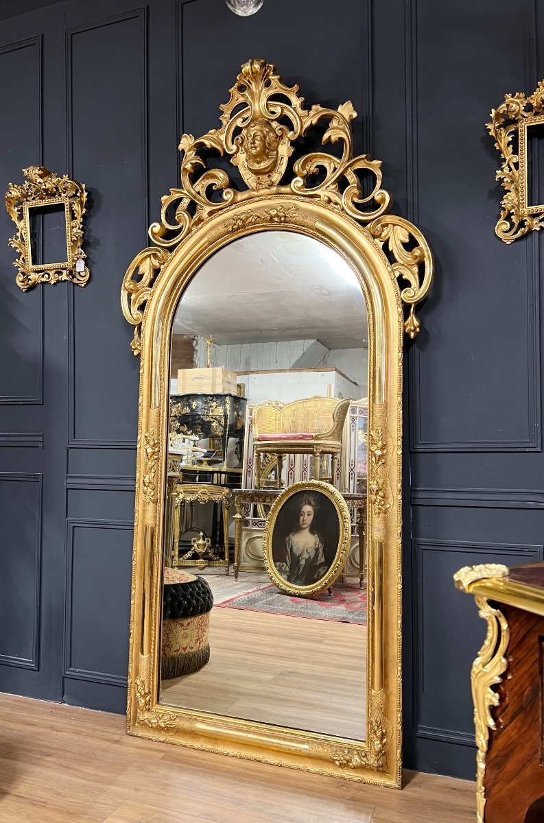 Miroir D’époque Napoléon III En Bois Doré à La Feuille à Décor D’une Tête Et De Fleurs - XIXe-photo-2