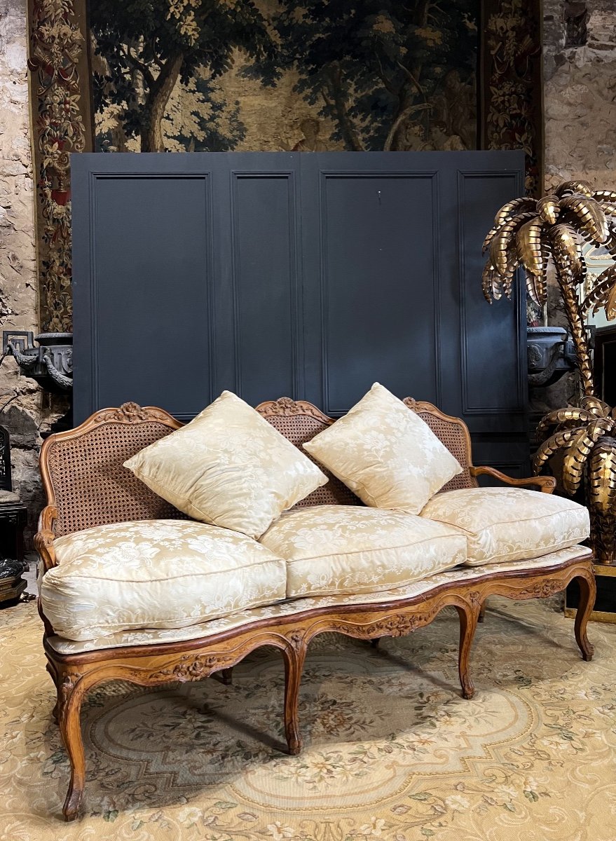 Cannage Sofa From The Louis XV Period In Beech And Its Silk Cushions