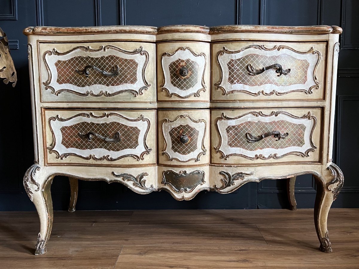 Italian Louis XV Style Patinated Wood Commode-photo-5
