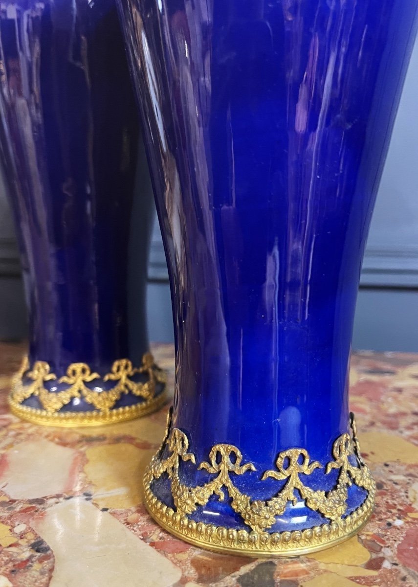 Pair Of Napoleon III Period Vases In Porcelain Decorated With Gilt Bronze-photo-1